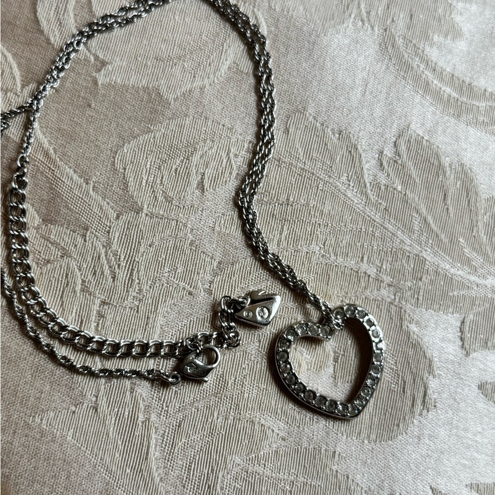 553.‎ Swarovski Silver Heart and Crystals Pendant Necklace